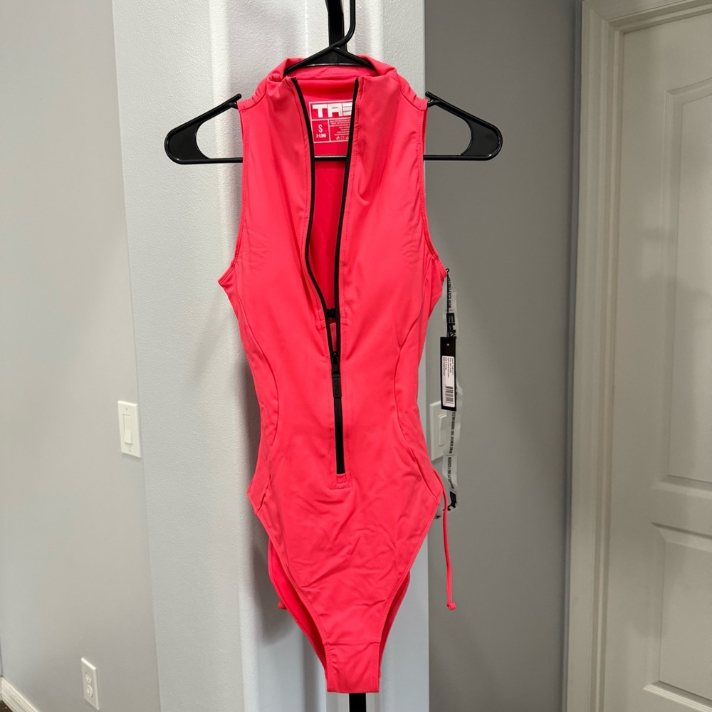NWT $188 TA3 Hi Cut Sleeveless Surfy Hot Coral Size Small Extra Long Shapewear